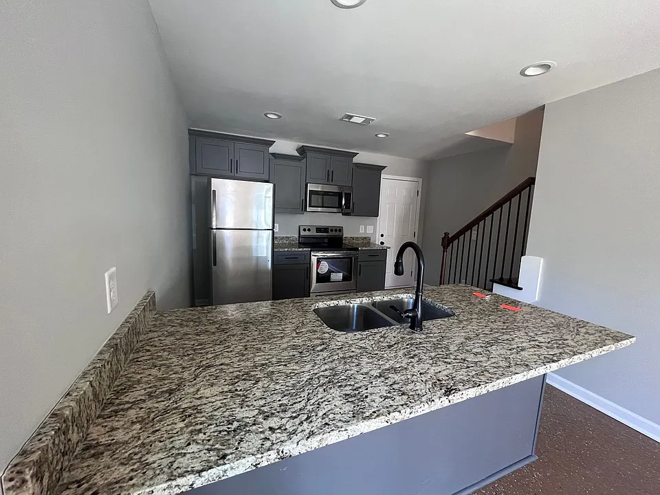 1200 Bluebird Rd
