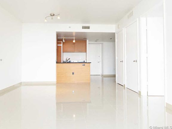 2nd image of 50 Biscayne Blvd APT 2405