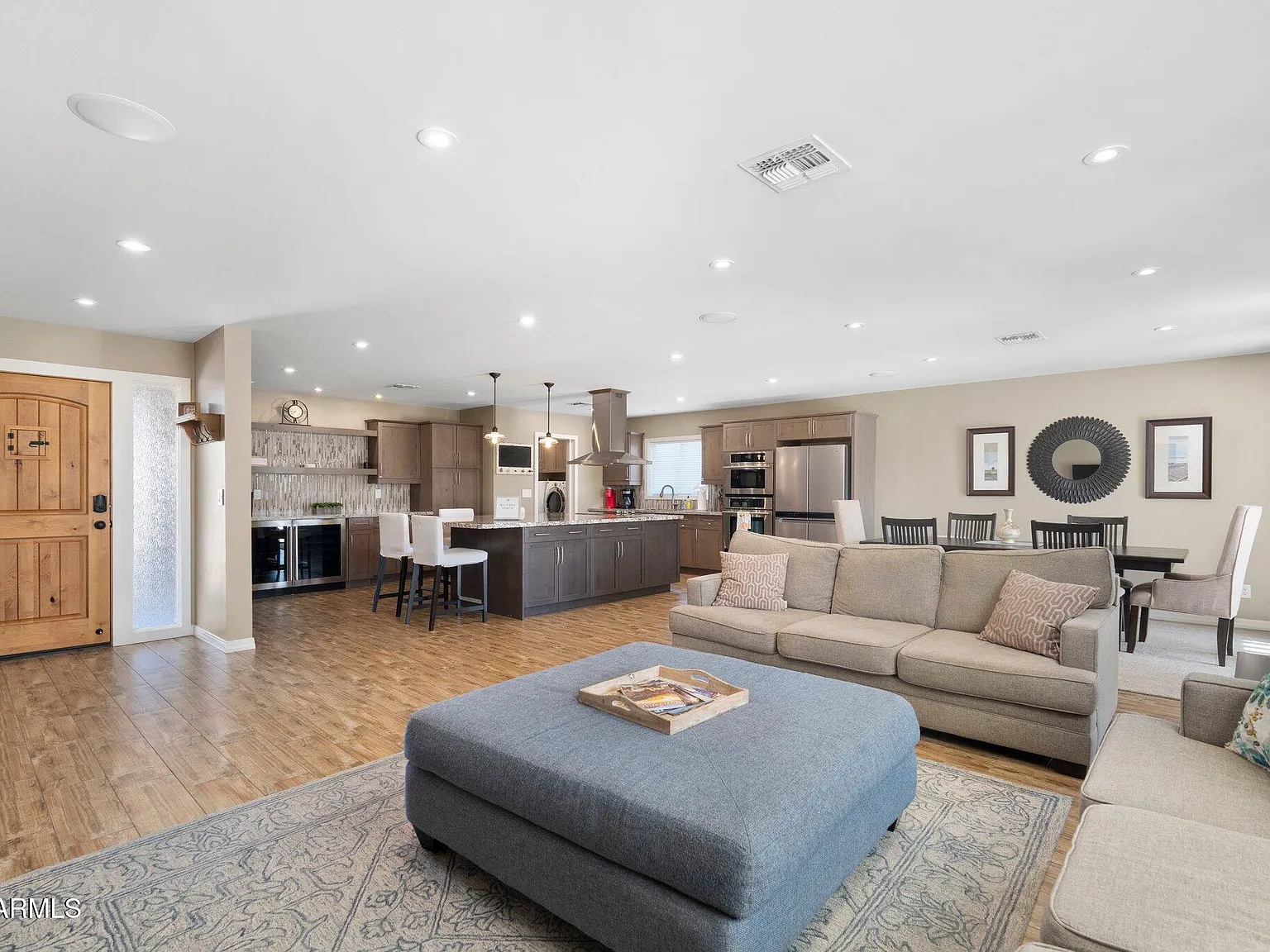 4 bed, 2.0 bath, 1837 sqft, $6,500 — Photo 3