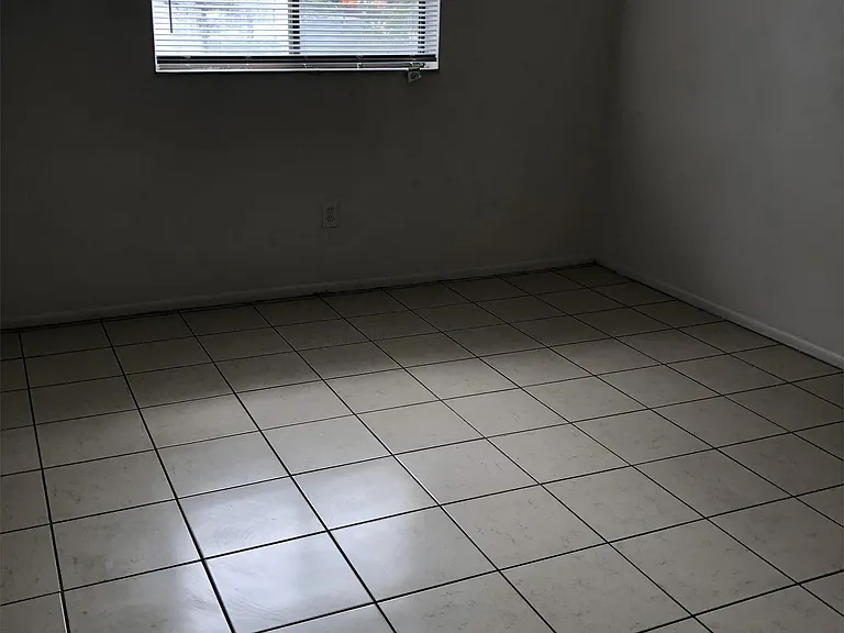2320 Maple Ave — Photo 9