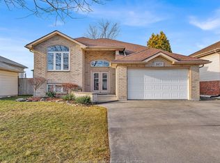 3677 Maguire St, Windsor, ON N9E 4V5