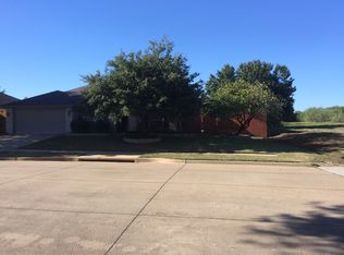 4800 Red Birch Dr, Arlington, TX 76018