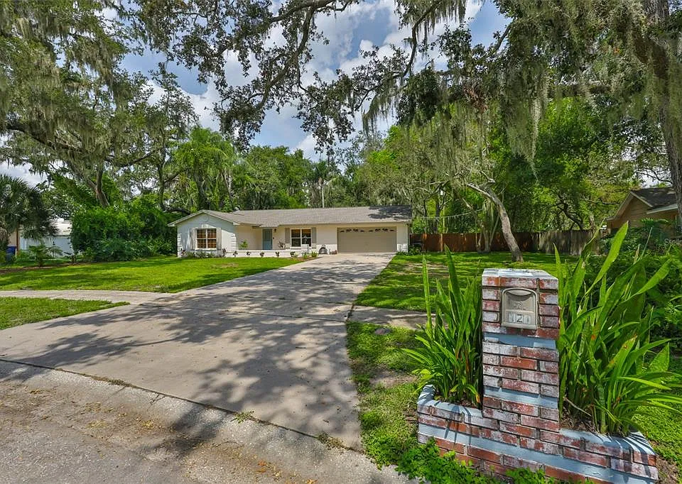 121 Windy Cir