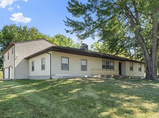 201 S Lyne St, Raymore, MO 64083