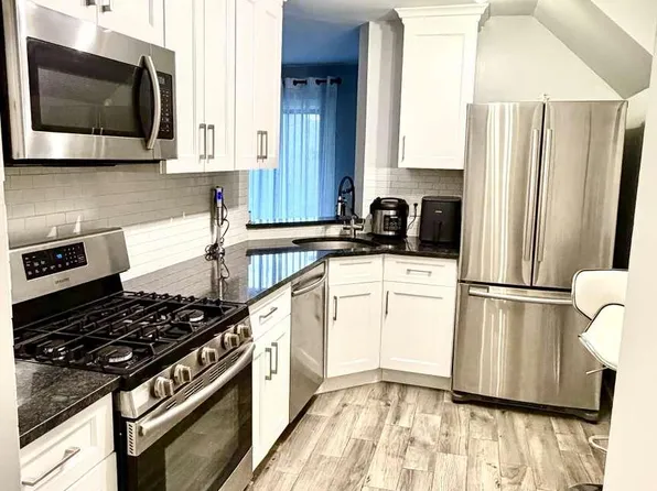 2706 Lighthouse Ln, Parlin, NJ 08859