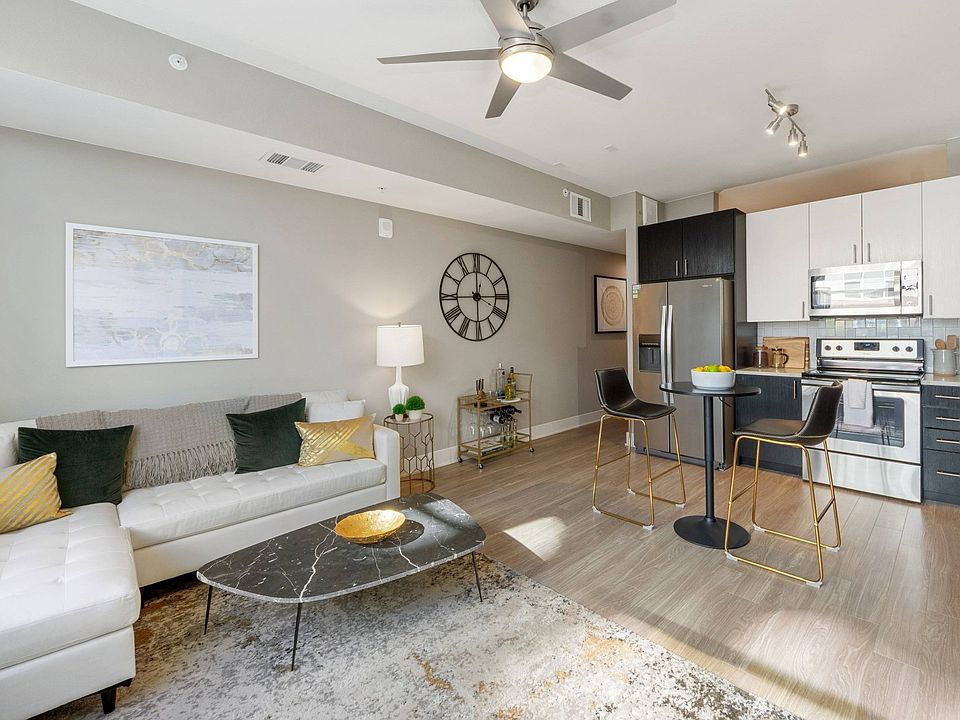RiverfrontGreen_interior_living room kitchen