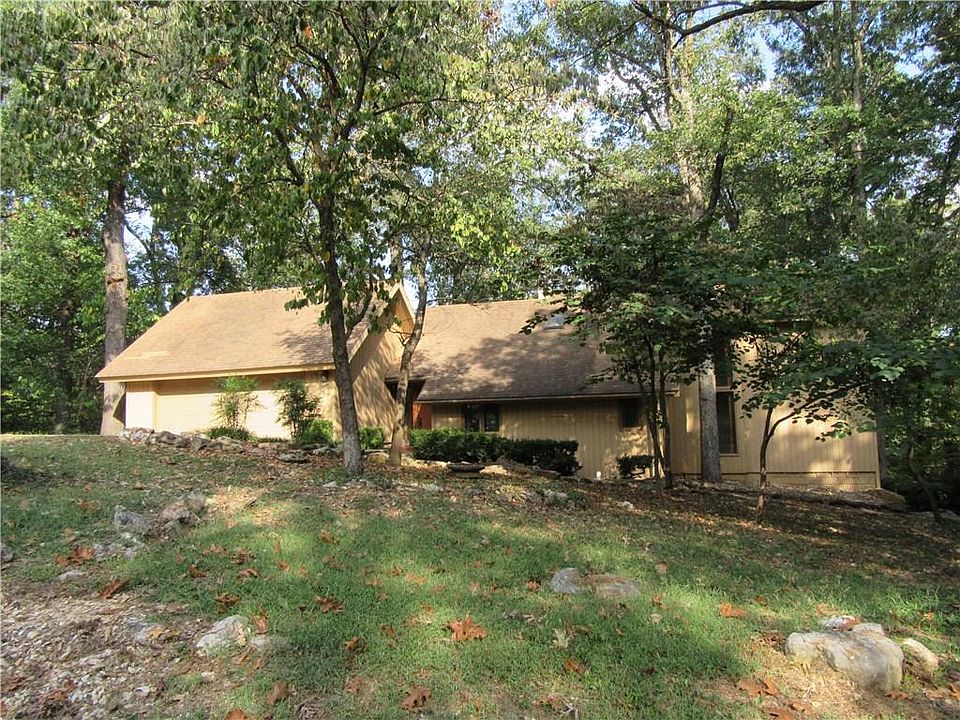 1st image of 2907 Summit Dr
