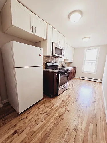 11 Rose Ave Photo 1