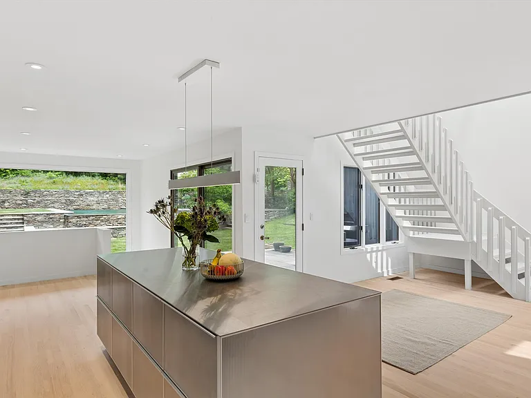 28 Pepperidge Ln — Photo 12