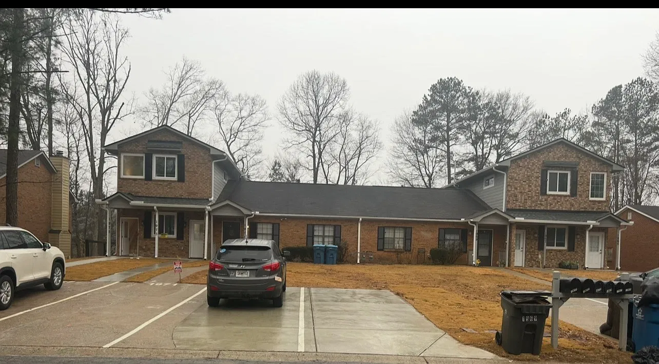 2 bed, 1100 sqft, $2,199 — Photo 1