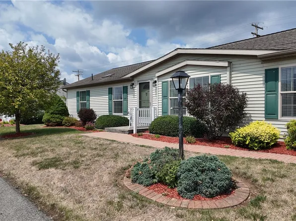 526 Chicory Ln, Mount Pleasant, PA 15666