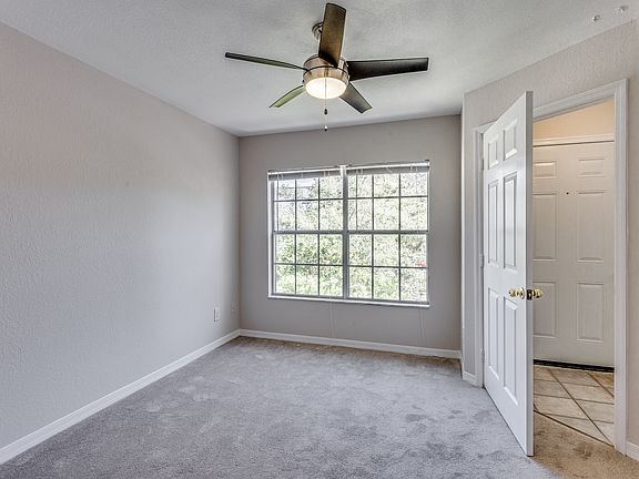 4th image of 13703 N Richmond Park Dr Unit 3007