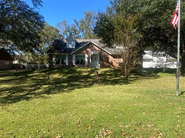 303 Chimney Rock St, Lufkin, TX 75904