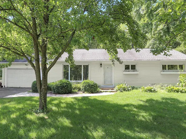 227 Olentangy View Dr, Delaware, OH 43015