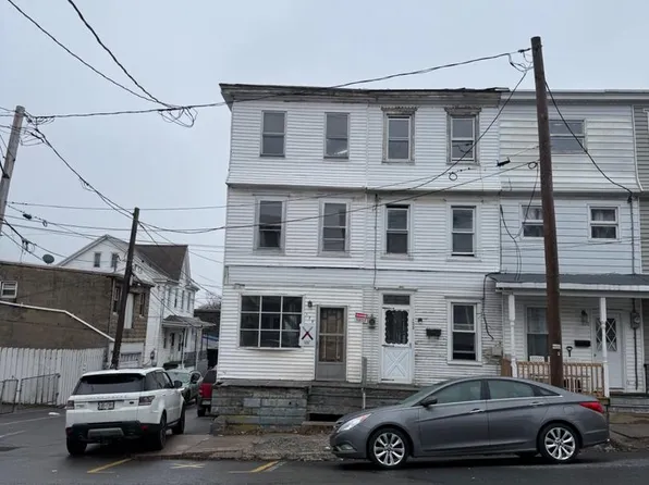 122 S Vine St, Mount Carmel, PA 17851