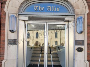 811 60th St #2E, Kenosha, WI 53140