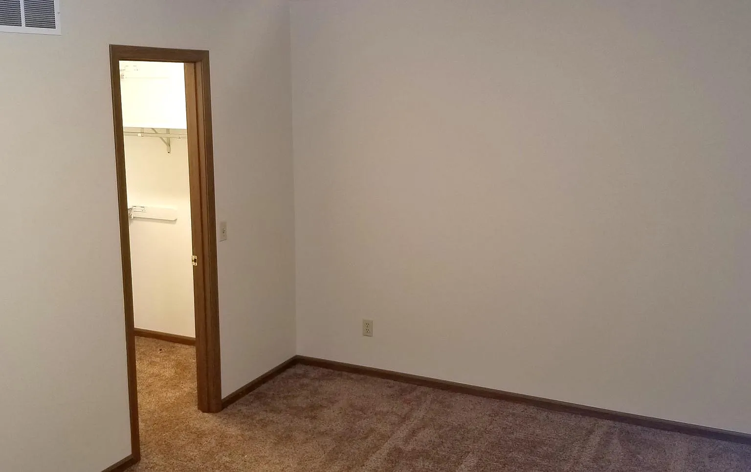 2 bed, 1.5 bath, $1,395 — Photo 2