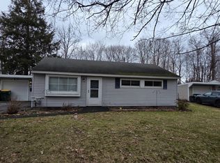 13 Lincoln Rd, North Syracuse, NY 13212
