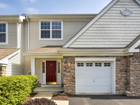 28 Black Bear Ct, Hardyston Twp., NJ 07419