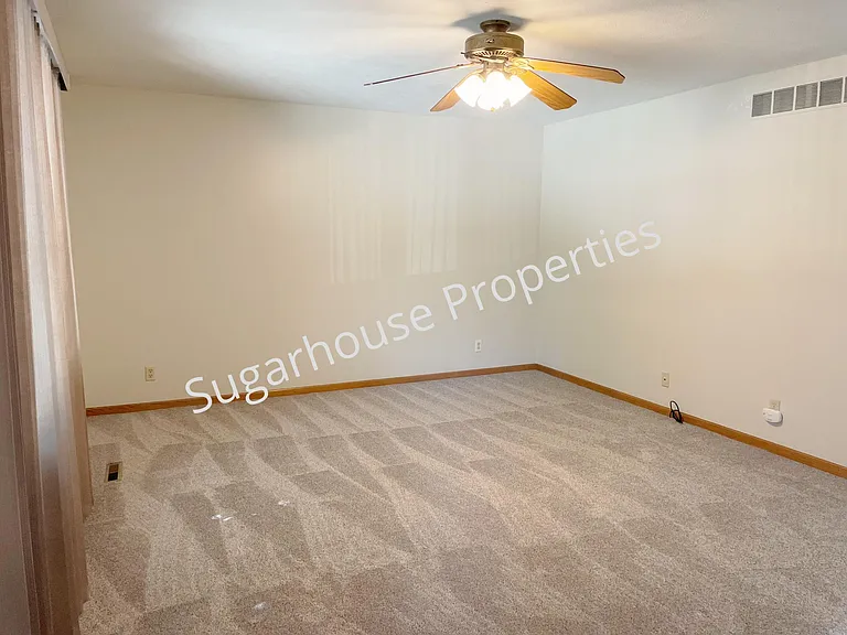 4720 Southhaven Cir — Photo 3
