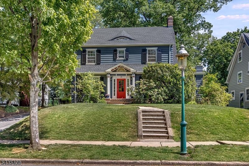 1st image of 85 Hawthorne Ave