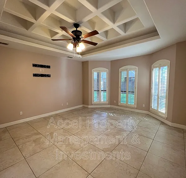 3911 Inez St — Photo 21
