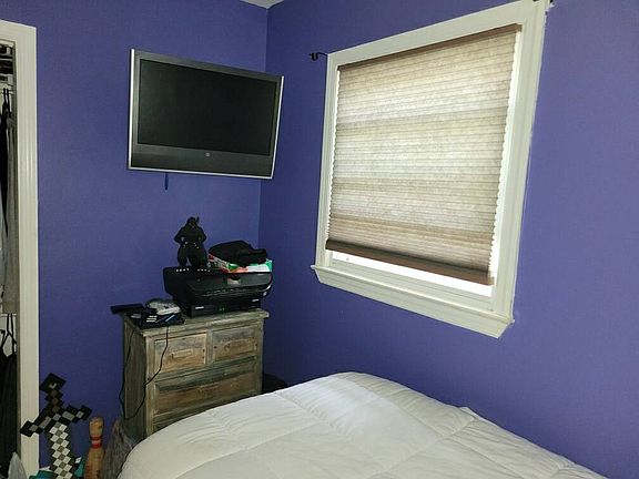 4th image of 44 Lee Ave