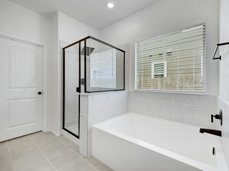 4513 Cressal Dr — Photo 10
