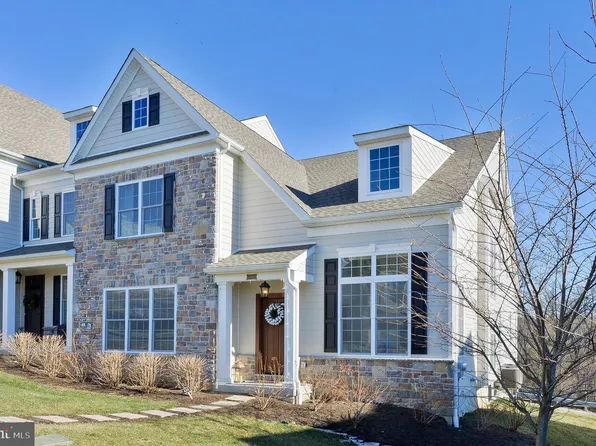 424 Ravenscliff Dr, Media, PA 19063