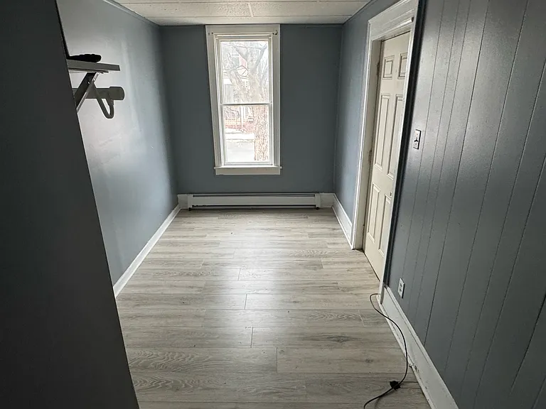 115 E 4th St #1 — Photo 5