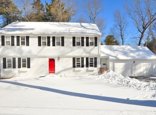 90 Seminary Rd, Simsbury, CT 06070