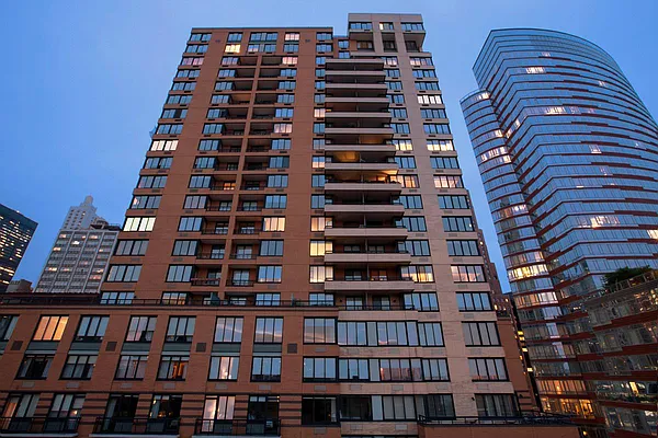 Rented by Compass | media 24