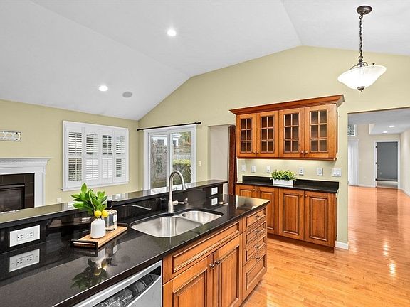 3rd image of 27 Dillingham Way Unit 27