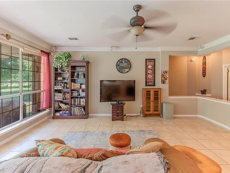 19313 Kennemer Dr — Photo 7