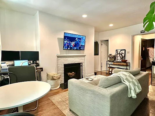 Rented by Corcoran | media 13