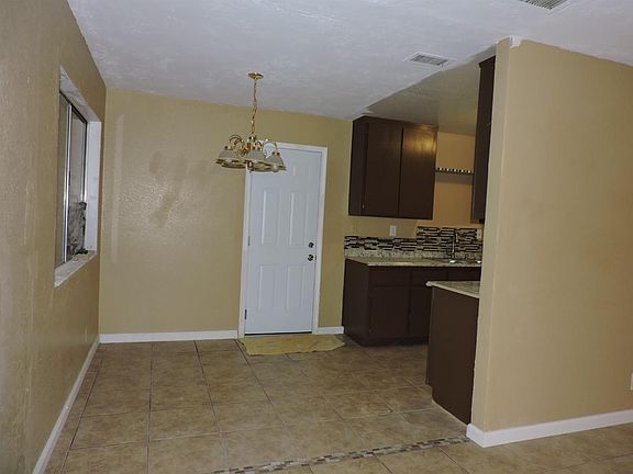 4th image of 16064 Calandria Way