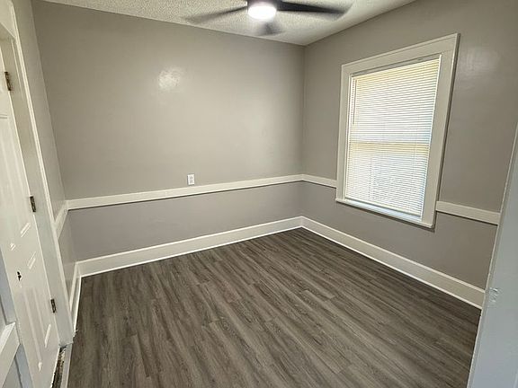4th image of 227 Crandall Ave