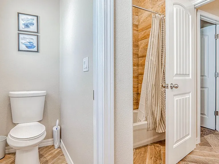 2816 Sammy Cervantes St — Photo 42