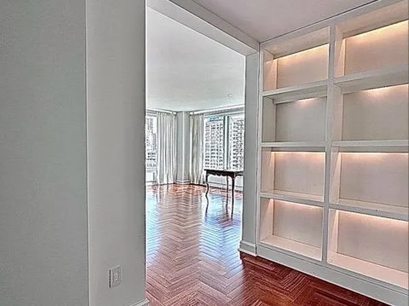 240 Riverside Boulevard image 1 of 31