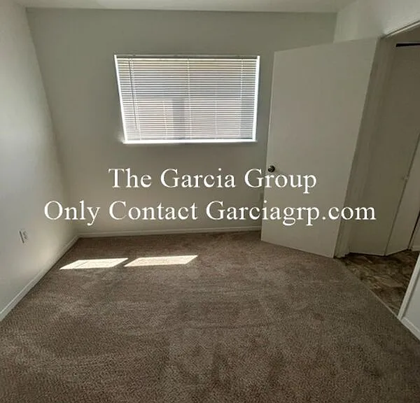 12812 E Burnside St — Photo 7