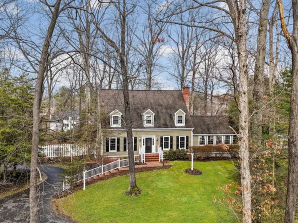 1412 Crowell Rd, Vienna, VA 22182