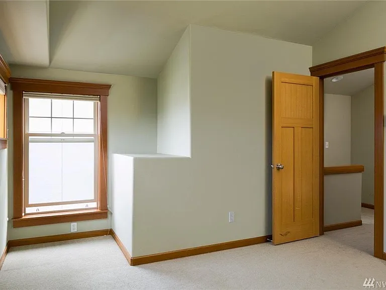 4319 Evanston Ave N — Photo 11