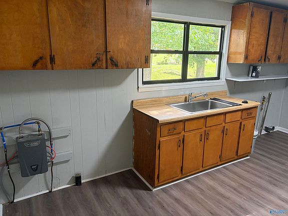 5th image of 902 Aldhouse Ave