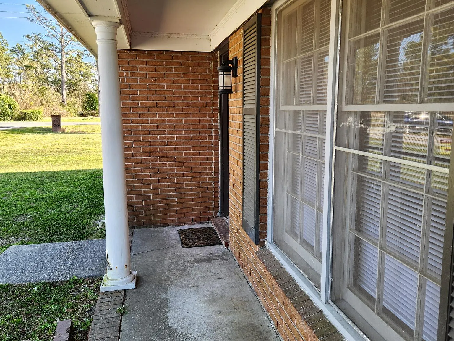 1981 Farley Dr — Photo 3