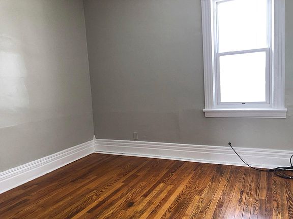 5th image of 810 Hawley Ave #2