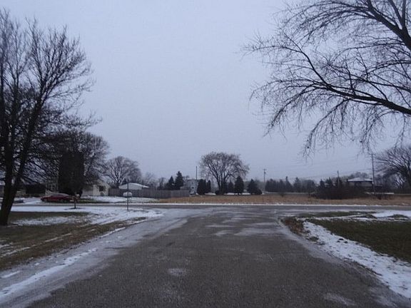 4th image of N5718 Douglas Ct