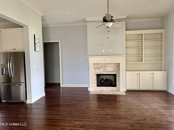 4th image of 106 Riverbend Ave