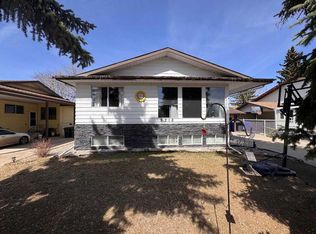 5218 S Silverthorn Rd, Olds, AB T4H1B1