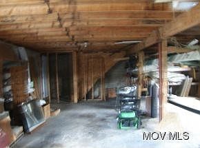 5th image of 905 Lynn St