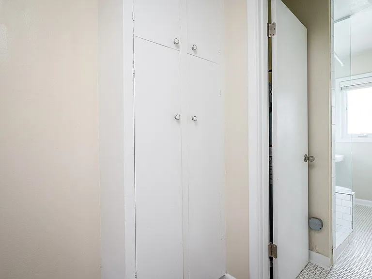 Clinton Court| Extra Storage Space in Apartment